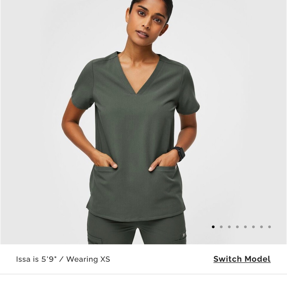 Figs Casma Three-Pocket Scrub Top